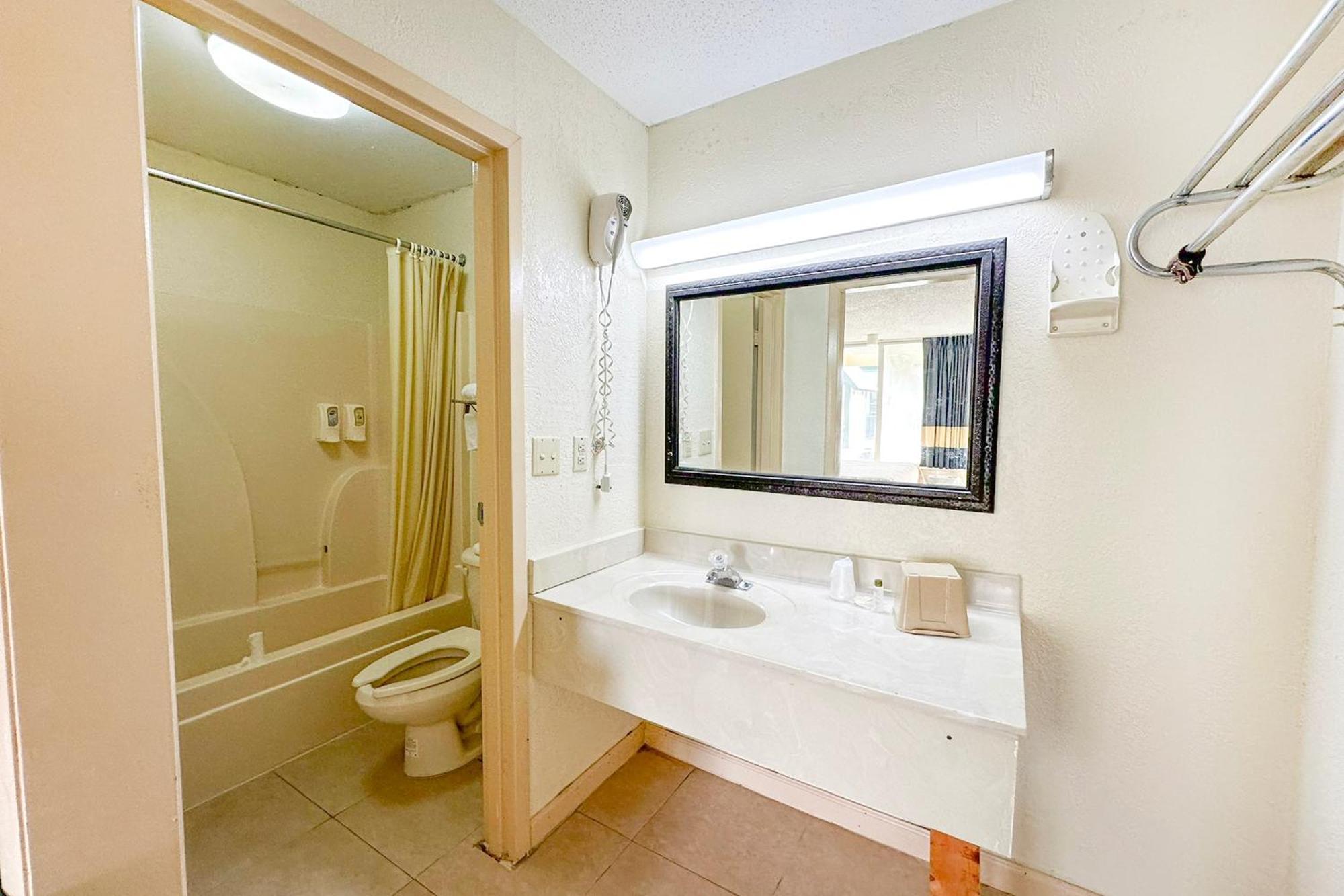 Super Inn&Suites Milledgeville Bagian luar foto