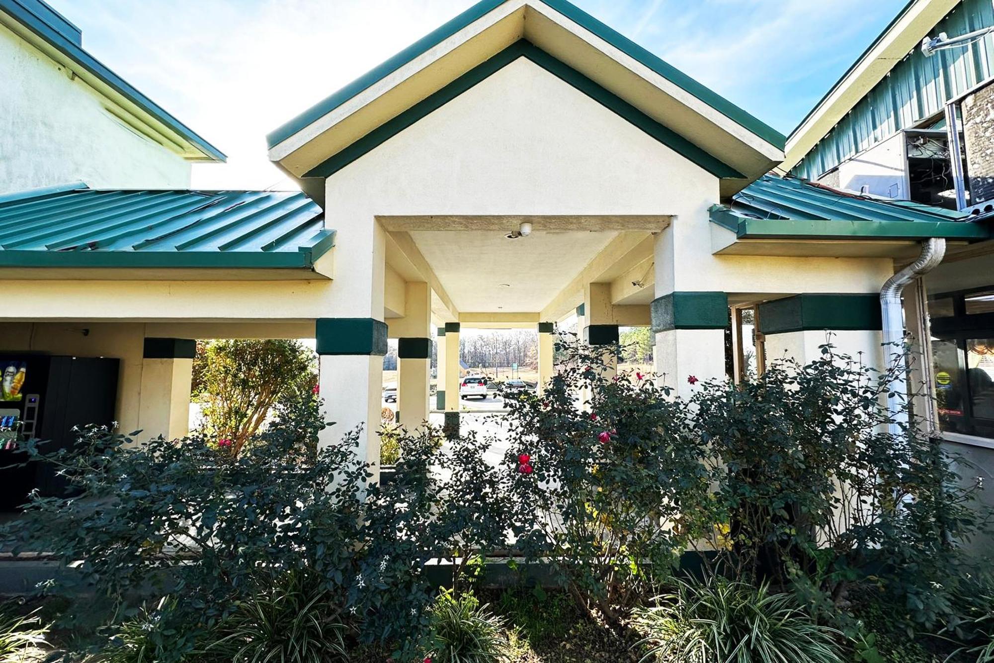 Super Inn&Suites Milledgeville Bagian luar foto