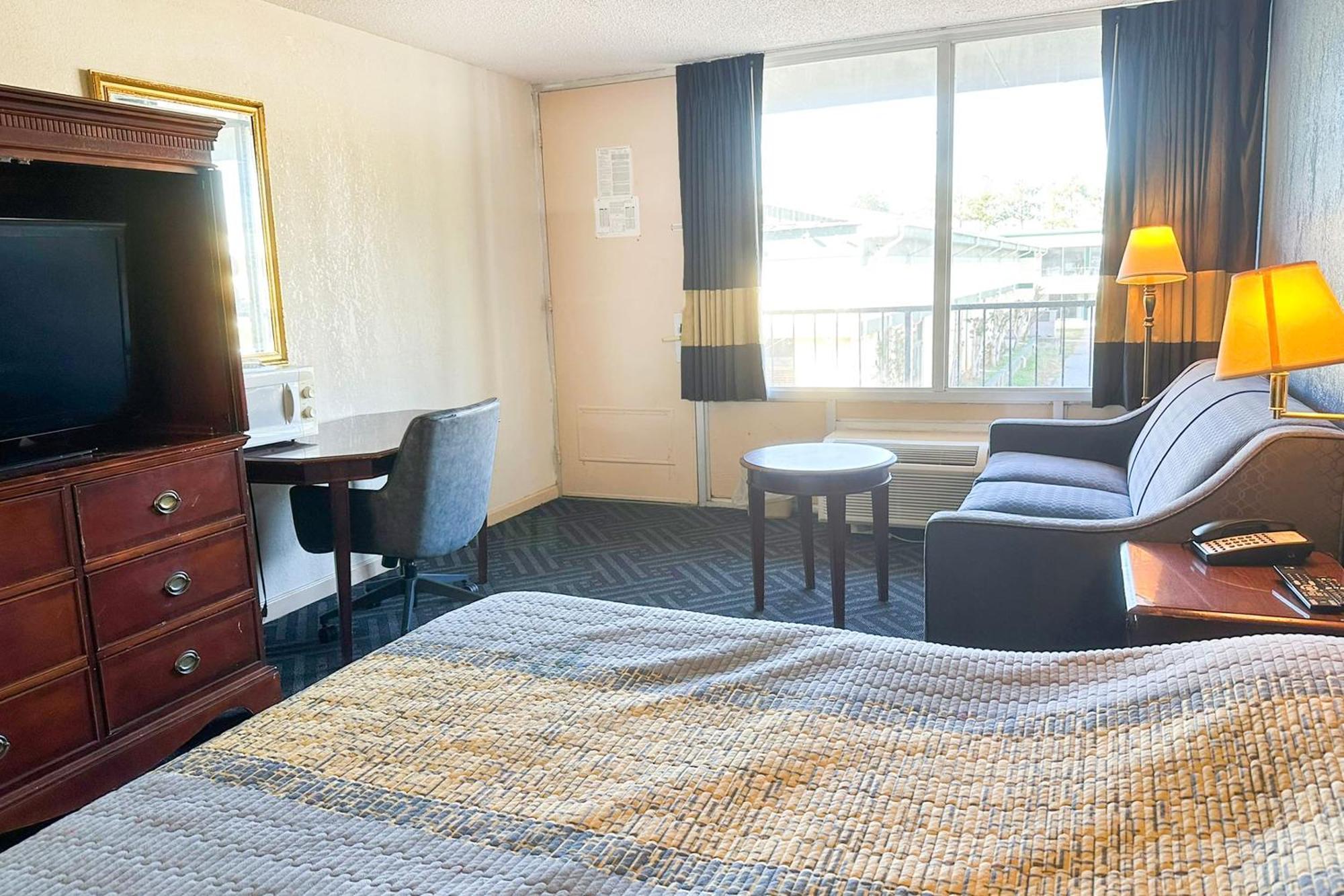 Super Inn&Suites Milledgeville Bagian luar foto