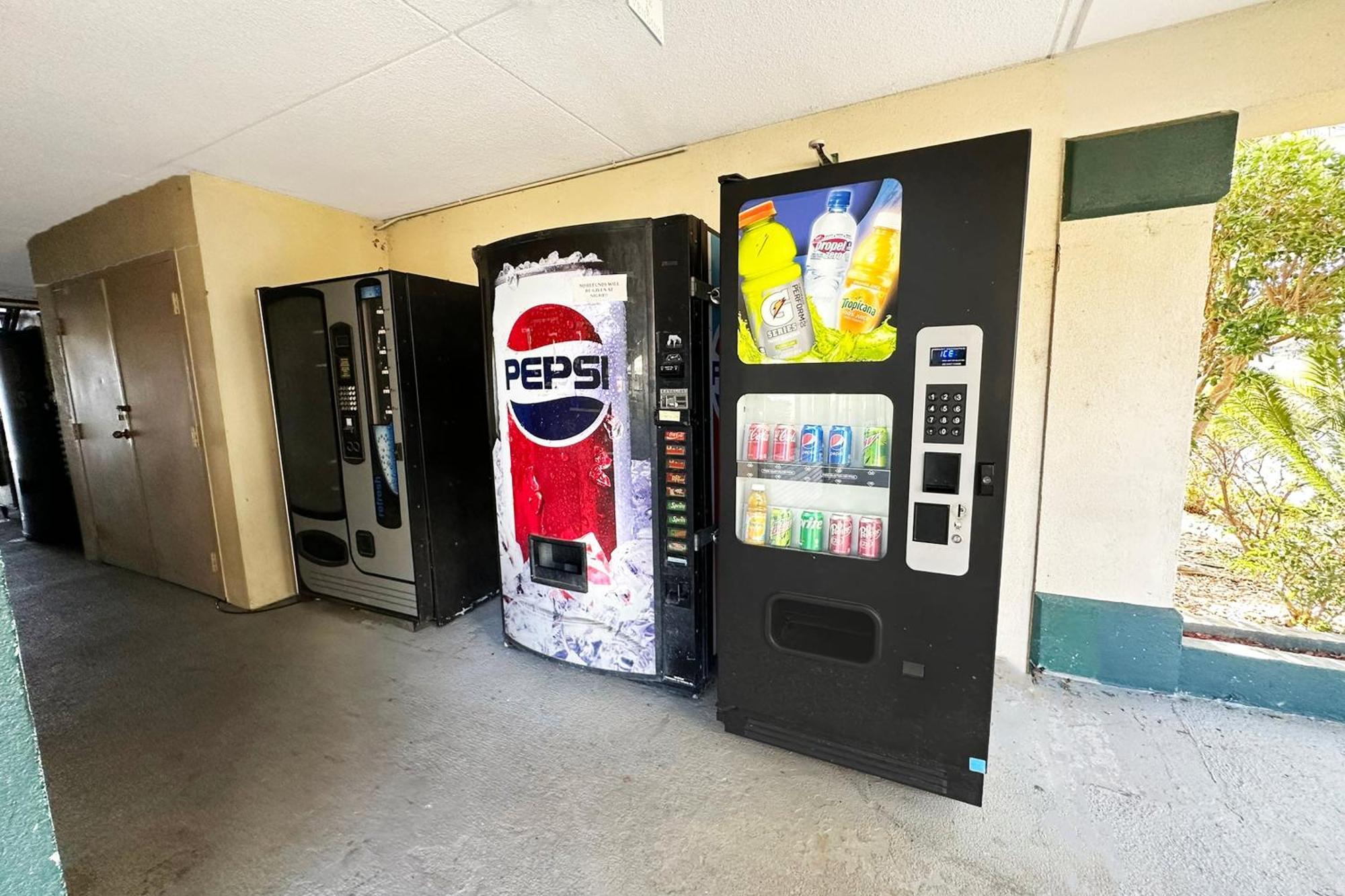 Super Inn&Suites Milledgeville Bagian luar foto